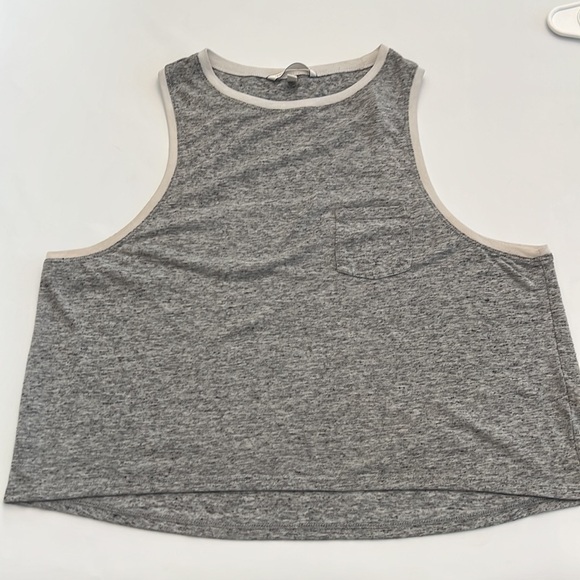 VICTORIA’S Secret Heather gray tank top with front pocket size M - Picture 3 of 16